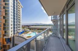 Beach Lakeside | Lakeside 2BR, Pool & Hot Tub - Image 2