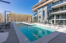 Bright Lakeside 2BR | Gyro Beach Lake Views - Image 4