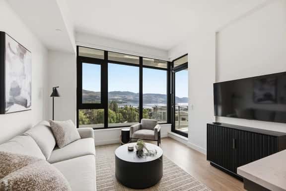 Bright 2BR Lake View Condo at Aqua, Kelowna - Image 1
