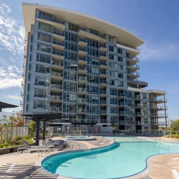 Beach Lakeside | Lakeside 2BR, Pool & Hot Tub - Image 1