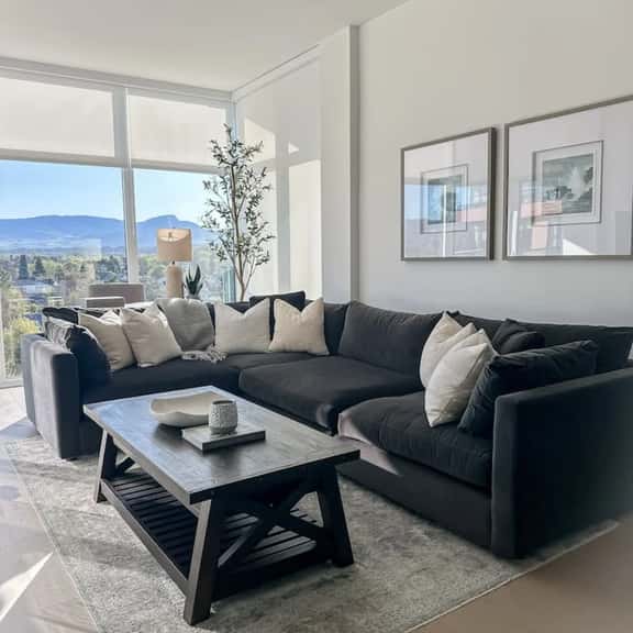 Caban Waterfront Luxury | Steps to Gyro Beach - Image 1