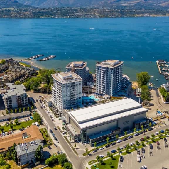 New Lakefront Aqua Condo · Lake & Mountain Views - Image 1