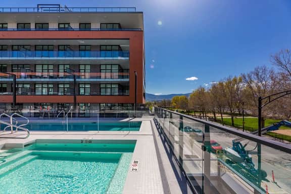 Caban Waterfront Luxury | Steps to Gyro Beach - Image 2