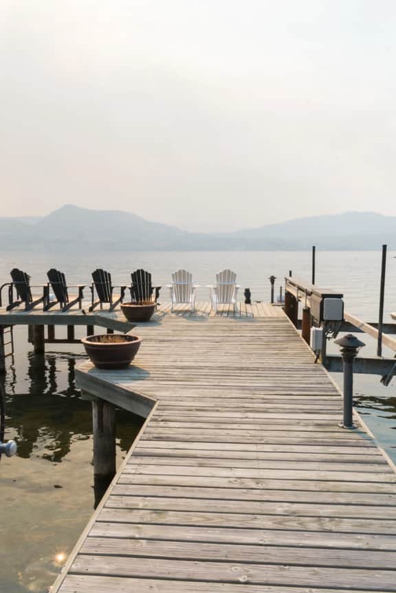 Stunning Lakefront Cabin in Heart of Naramata Village - Image 2